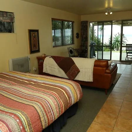 Gems Seaside Lodge Ahipara Exterior foto