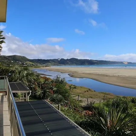 Gems Seaside Lodge Ahipara Exterior foto